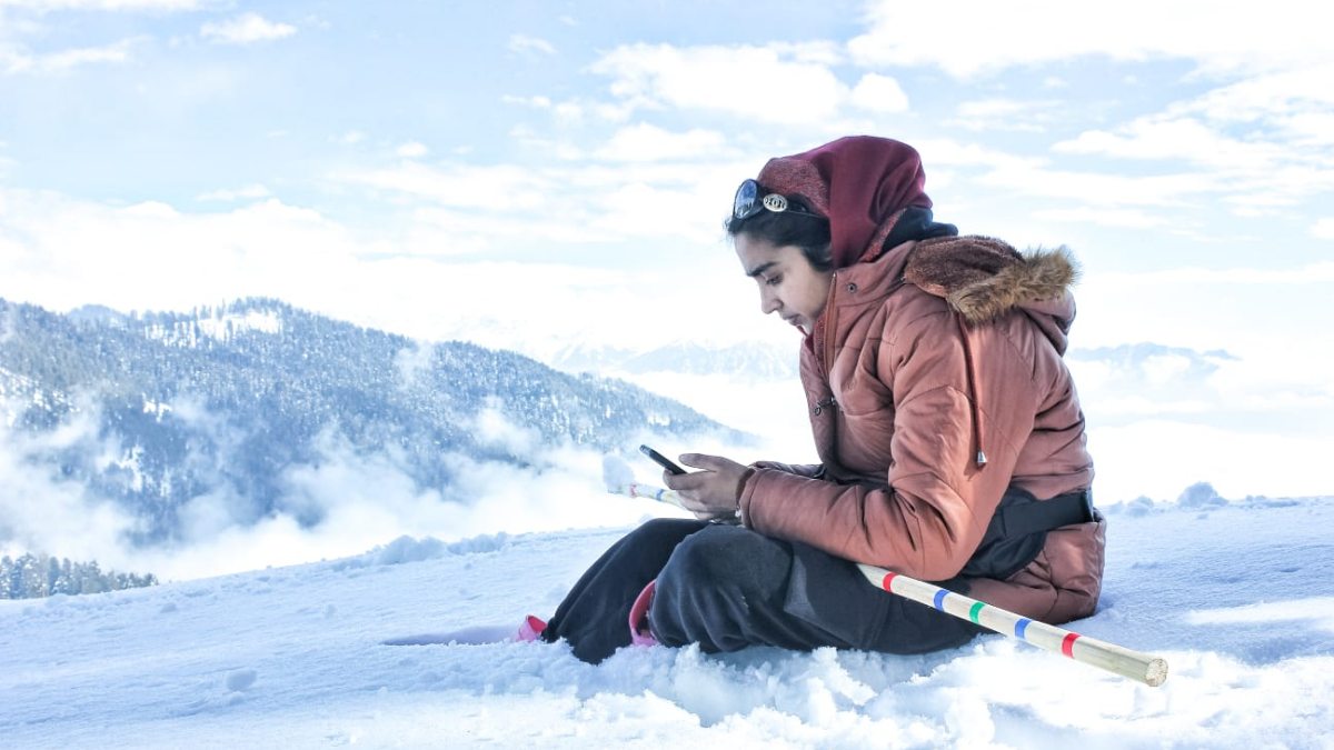 Young girl from Bandipora explores mountains and meadows Young girl from Bandipora explores mountains and meadows