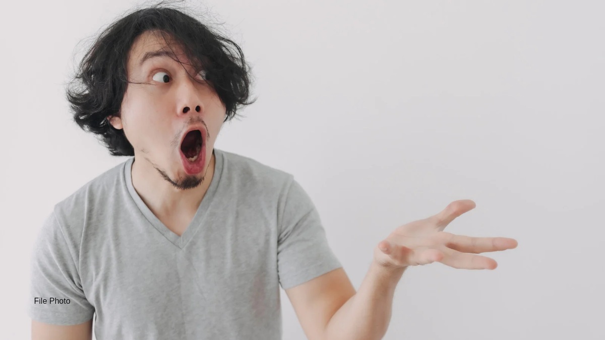 Wearing under garments, teacher asked to explain position for doing attendance from bedroom in Baramulla