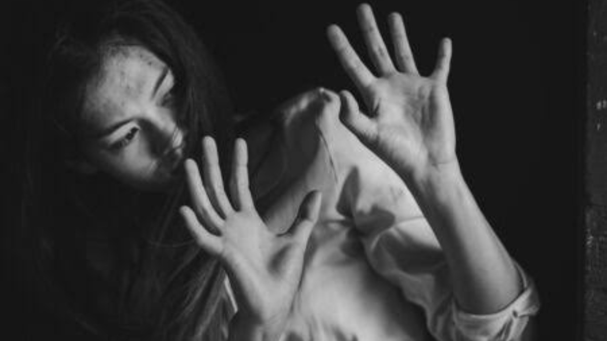 Kupwara youth arrested for raping, impregnating teen in Mumbai Handwara Shocker | Teenager duo escape molestation bid by jumping out of moving car