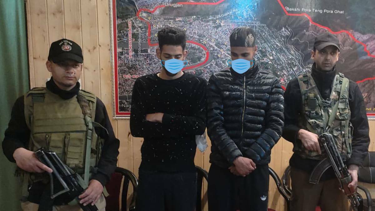 Two held for snatching bag of tourist in Srinagar: Police Two held for snatching bag of tourist in Srinagar: Police