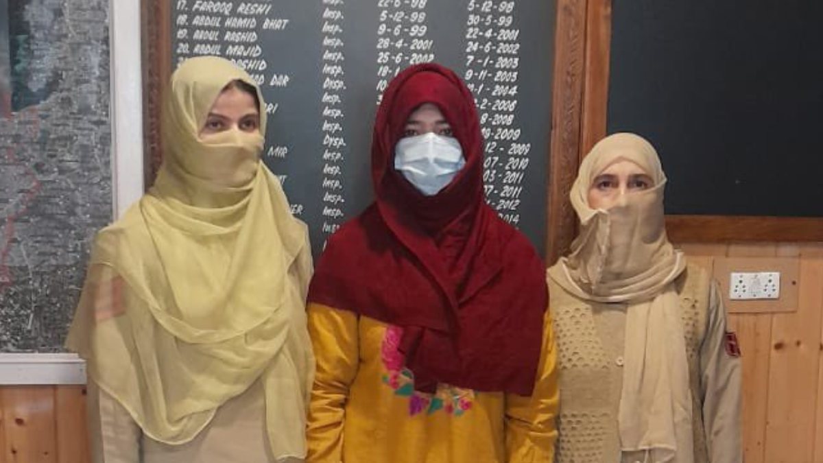 Woman accused of stabbing Fiancée in Srinagar held: Police Woman accused of stabbing Fiancée in Srinagar held: Police