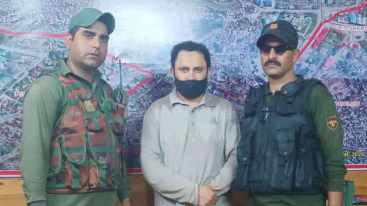 Fake dentist held in Kannikadal Sgr, clinic sealed by executive magistrate