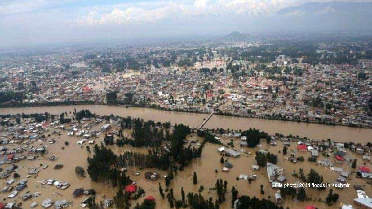 Jhelum crossed flood alert mark | No need to panic, monitoring situation, position better than morning: Govt