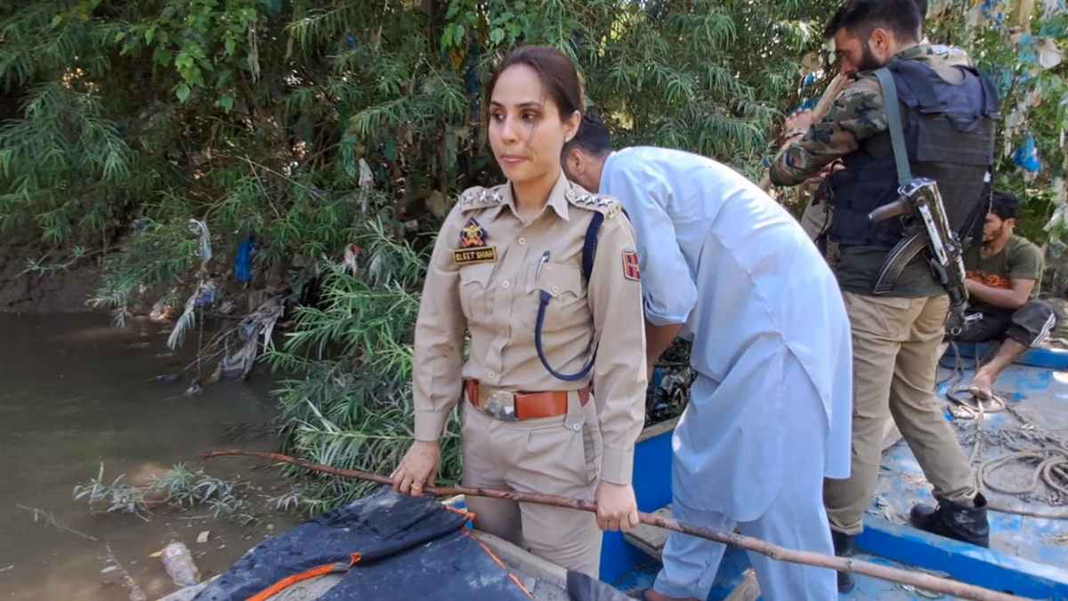 Body of teenage Kupwara girl retrieved from river after 4 days Body of teenage Kupwara girl retrieved from river after 4 days