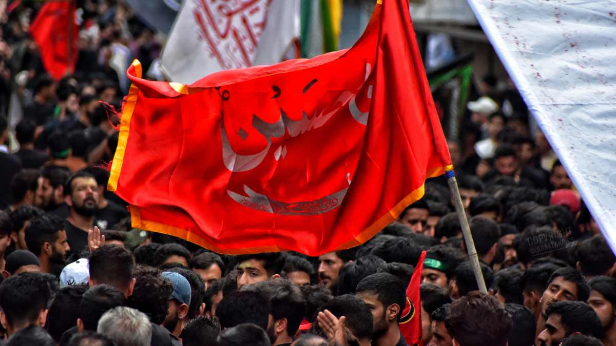 Over one lakh mourners converge at Srinagar’s old city on Ashoora eve Over one lakh mourners converge at Srinagar’s old city on Ashoora eve