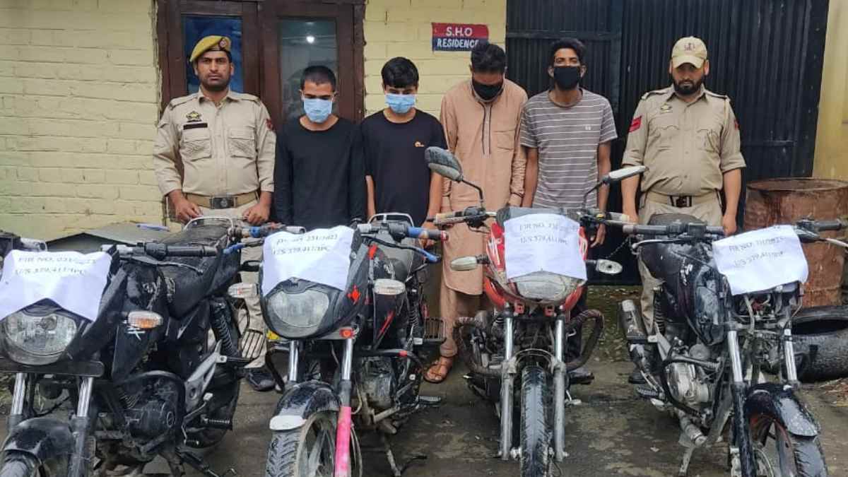 Gang of burglars, bike lifters busted in Pattan: Police Gang of burglars, bike lifters busted in Pattan: Police