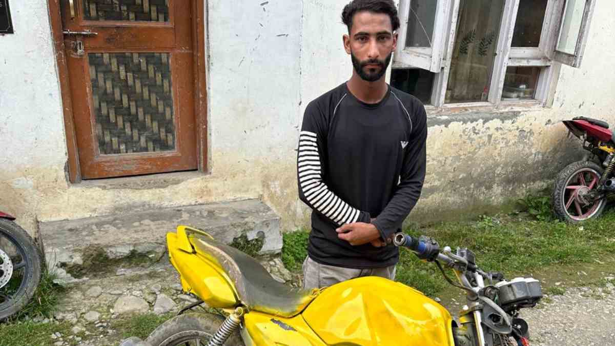 Youth detained after his video of reckless stunts goes viral in Budgam Youth detained after his video of reckless stunts goes viral in Budgam