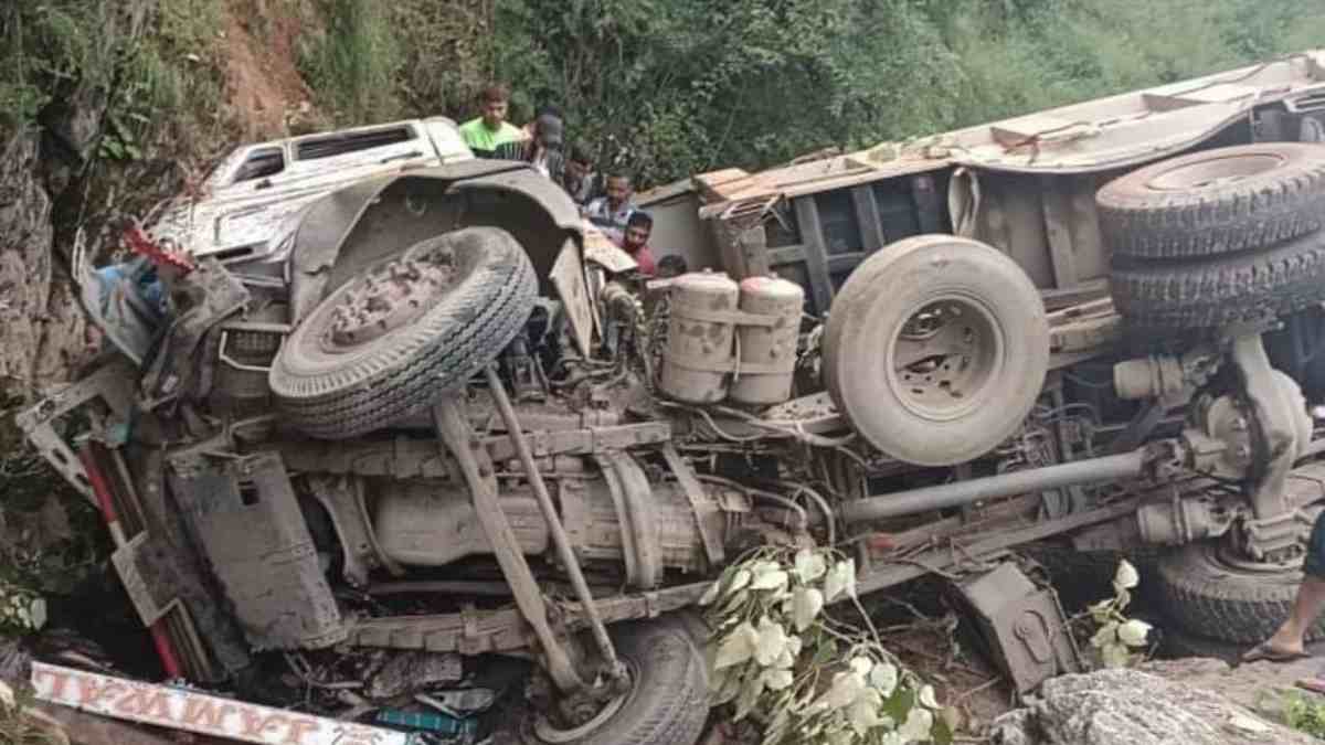 Three persons killed another injured as vehicle falls into gorge in Udhampur Three persons killed another injured as vehicle falls into gorge in Udhampur