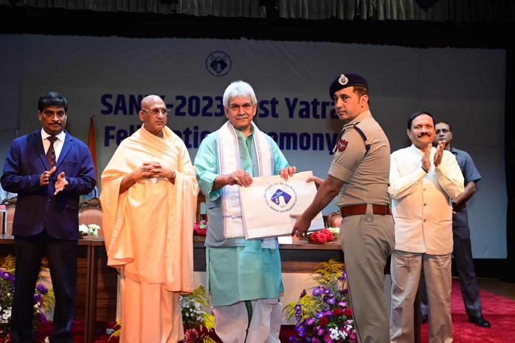 LG felicitates officers of Civil admin, JKP, Army, Air force, CAPFs, NDRF, SDRF, SASB and service providers deployed for Shri Amarnath Ji Yatra-2023 LG felicitates officers of Civil admin, JKP, Army, Air force, CAPFs, NDRF, SDRF, SASB and service providers deployed for Shri Amarnath Ji Yatra-2023