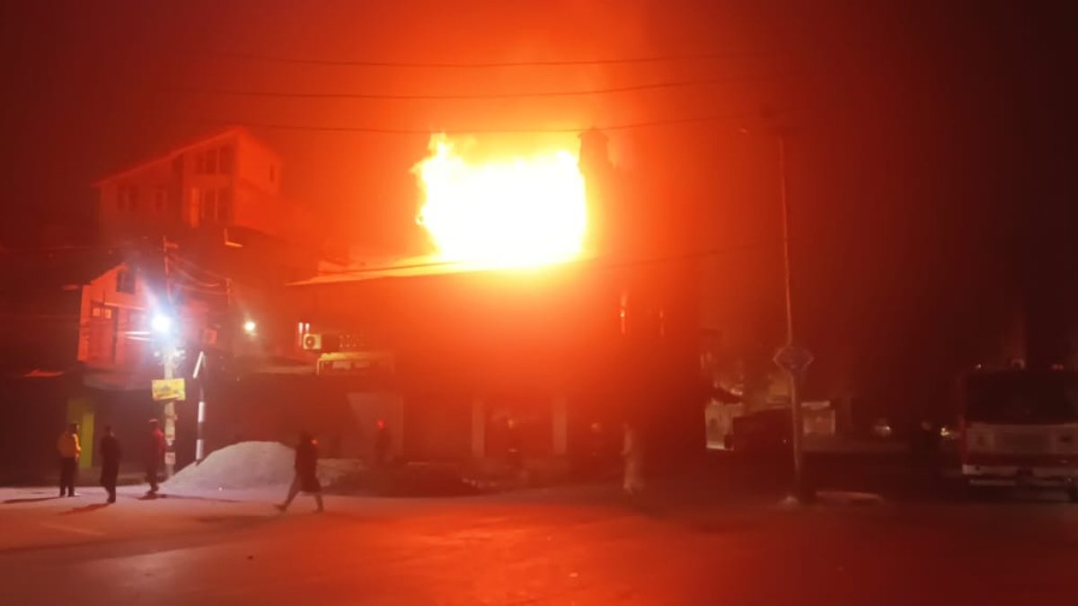Hamam chimney overheating causes mosque blaze in Srinagar's Saraf Kadal Hamam chimney overheating causes mosque blaze in Srinagar’s Saraf Kadal