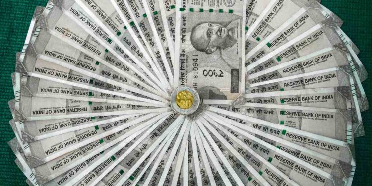 Jammu and Kashmir police announces cash reward upto Rs 12 lakh to curb ‘anti-national activities’ Jammu and Kashmir police announces cash reward upto Rs 12 lakh to curb ‘anti-national activities’