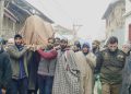 Muslims help perform last rites of Kashmiri Pandit in Ganderbal Muslims help perform last rites of Kashmiri Pandit in Ganderbal