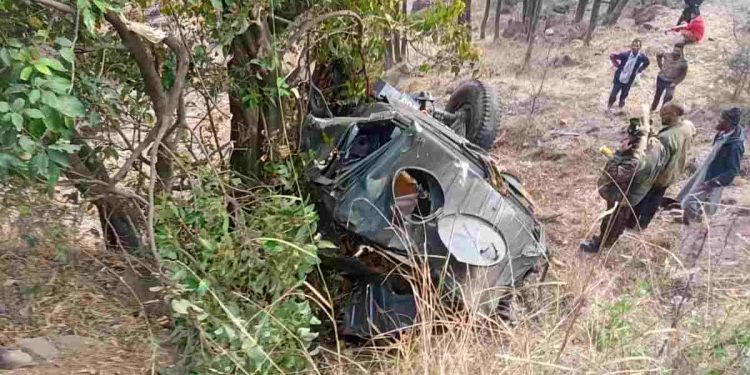 Two soldiers injured after Army vehicle plunges into gorge in Poonch Two soldiers injured after Army vehicle plunges into gorge in Poonch