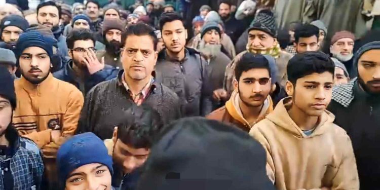 Locals protest as authorities seize bank account of Nowshehra Masjid