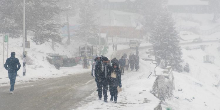 MeT forecasts two day wet spell from tomorrow IMD Predicts Heavy Snowfall In Kashmir