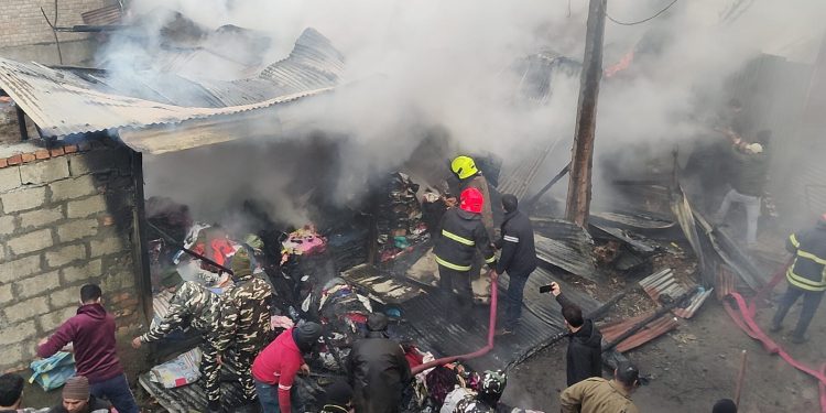 Three goods store damaged in fire mishap in Batamaloo Sgr Three goods store damaged in fire mishap in Batamaloo Sgr