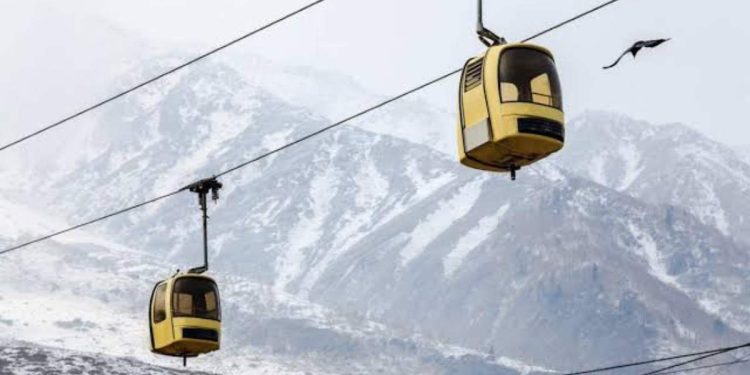 Gulmarg Gondola soars high; Earns Rs. 108 cr revenue, rides more than a million tourists last year Gulmarg Gondola soars high; Earns Rs. 108 cr revenue, rides more than a million tourists last year