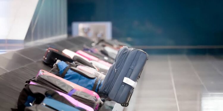 Deliver baggage within 30 minutes of landing: Regulator tells airlines Deliver baggage within 30 minutes of landing: Regulator tells airlines