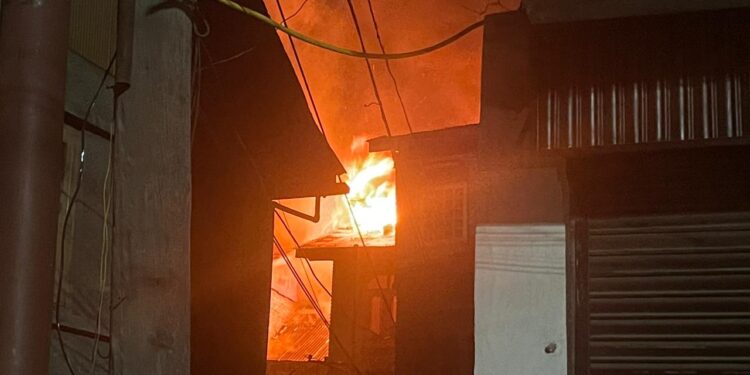 Massive fire breaks out in Hawal Sgr