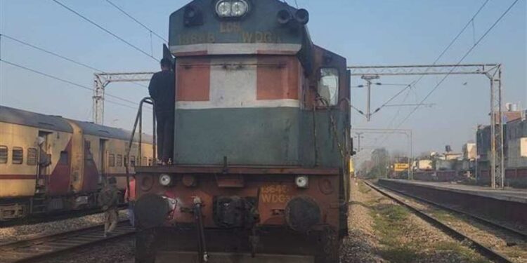 Goods train runs without driver at 100-km speed from J&K's Kathua to Punjab's Hoshiarpur Goods train runs without driver at 100-km speed from J&K’s Kathua to Punjab’s Hoshiarpur