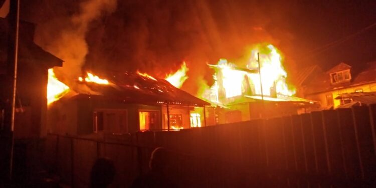 Three residential houses damaged in Sopore blaze Three residential houses damaged in Sopore blaze