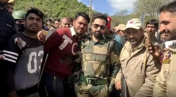 Emraan Hashmi shooting for ‘Ground Zero’ in Kashmir