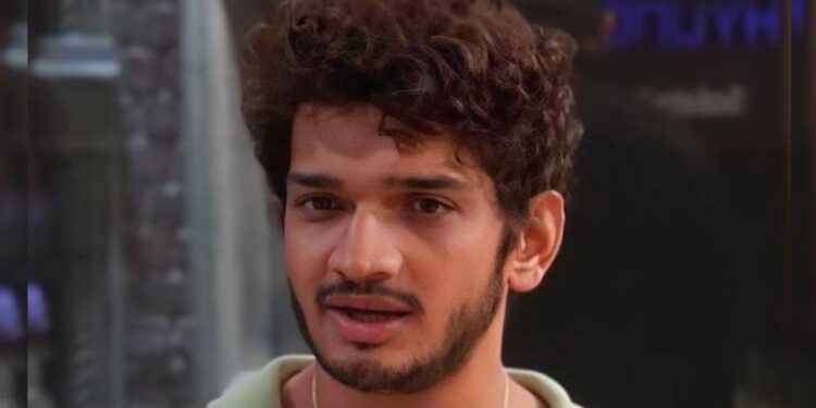 Six throw eggs at comedian Munawar Faruqui, booked