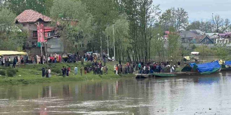 Two woman among 4 dead as boat capsizes in Jhelum in Srinagar