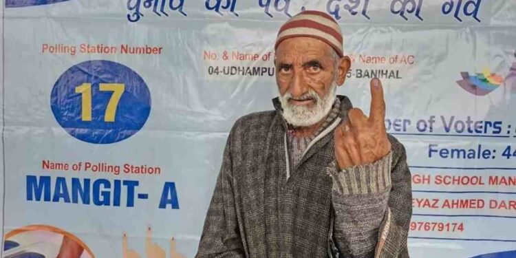 Voting begins in 102 Lok Sabha seats across 21 states, Union Territories Voting begins in 102 Lok Sabha seats across 21 states, Union Territories