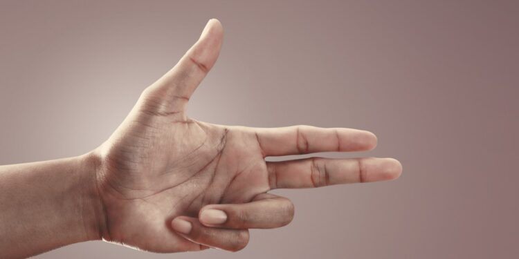 Non-local cab driver shot at in Shopian, hospitalised