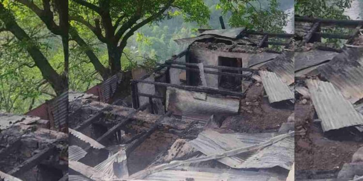 Four residential houses damaged in Uri blaze