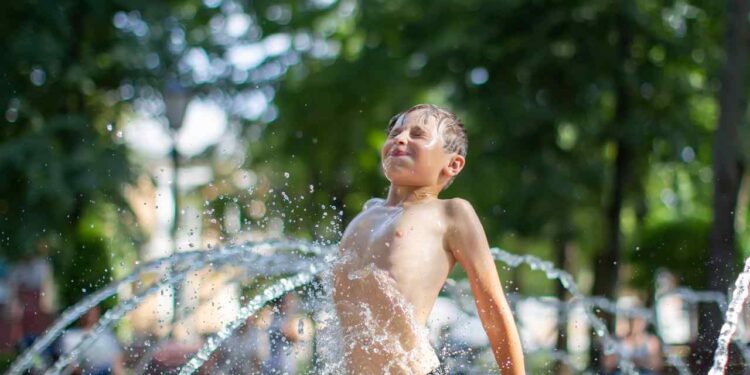Srinagar records 4th highest maximum temperature of all time in July at 36.2°c Heat wave to continue for 6 days, says MeT