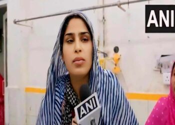 Jaipur couple, injured in Anantnag firing urges PM Modi to help in arranging eye donor