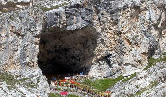 First batch of Amarnath Yatra pilgrims to reach Kashmir tomorrow