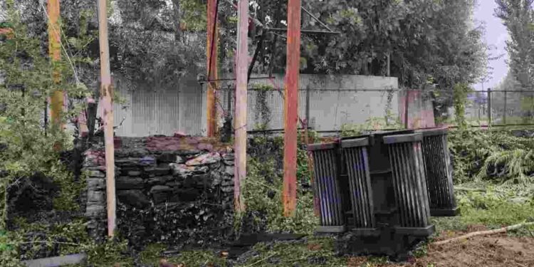 Sopore residents plunged into darkness after thieves dismantle, steal transformer parts
