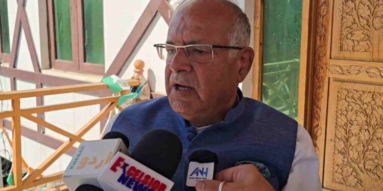 J&K Congress Chief Refutes Breakup Reports with NC Tariq Karra visits Abdullahs’ residence to express greetings on behalf of party