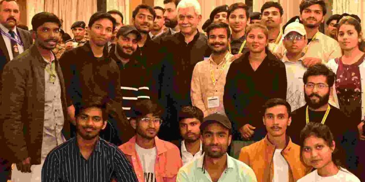LG Manoj Sinha Addresses Foundation Day Commemorative Event of 8 States and 5 Union Territories at Raj Bhawan LG Manoj Sinha Addresses Foundation Day Commemorative Event of 8 States and 5 Union Territories at Raj Bhawan