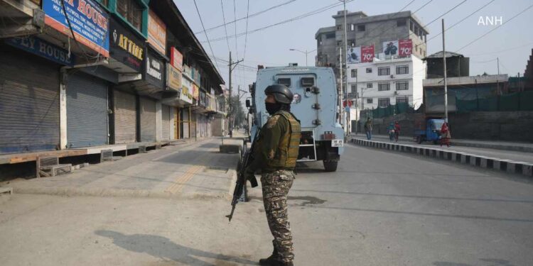 LeT Commander among three terrorists killed in two separate gunfights at Srinagar, Anantnag
