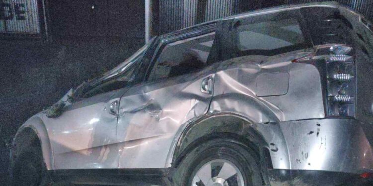 Youth Dead, Two Injured After Speedy SUV Overturns in Srinagar Youth Dead, Two Injured After Speedy SUV Overturns in Srinagar