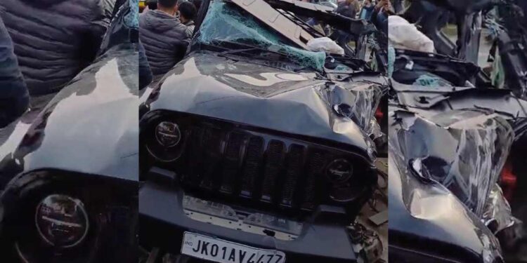 Two Dead, One Critical in Road Accident in Srinagar Two Dead, One Critical in Road Accident in Srinagar