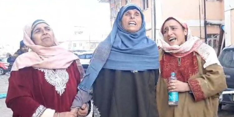 Father of Three Dies at GMC Handwara; Family Alleges Medical Negligence Father of Three Dies at GMC Handwara; Family Alleges Medical Negligence