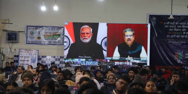 PM Modi Interacts With Innovators via Video Conferencing at NIT Srinagar PM Modi Interacts With Innovators via Video Conferencing at NIT Srinagar