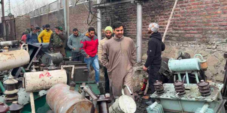 Over 30 Villages in Darkness in Pulwama: Waheed Parra Visits Fire-Hit Divisional Workshop, Urges CM for Swift Action Over 30 Villages in Darkness in Pulwama: Waheed Parra Visits Fire-Hit Divisional Workshop, Urges CM for Swift Action