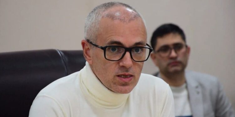 CM Omar Abdullah Chairs High-Level Meeting, Directs Departments to Gear Up for Winter Adversity CM Omar Abdullah Chairs High-Level Meeting, Directs Departments to Gear Up for Winter Adversity