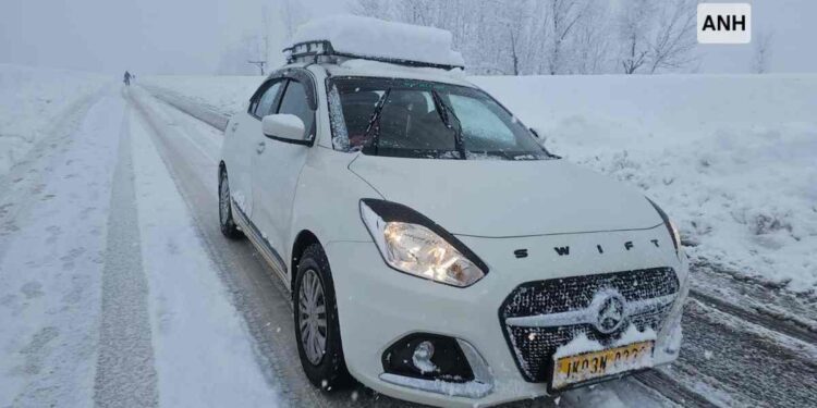 Over 1,300 HMVs Stranded on Srinagar-Jammu National Highway: IGP Traffic