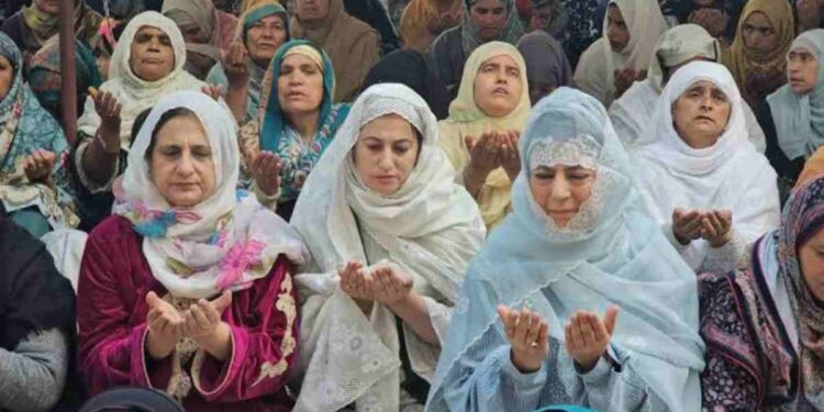 Mehbooba Greets People on Shab-e-Barat Mehbooba Mufti Greets People on Shab-e-Meraj (SAW)