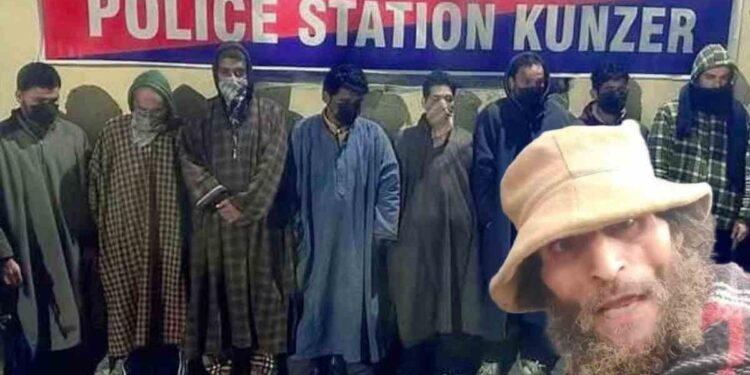 Carpenter Among Eight Arrested for Creating Fake Replica of Kaaba Carpenter Among Eight Arrested for Creating Fake Replica of Kaaba