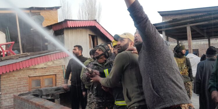 Several Residential Houses Damaged in Shaheed Gunj Blaze Several Residential Houses Damaged in Shaheed Gunj Blaze