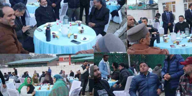Apni Party Hosts Iftar at Party Hqrs in Srinagar Apni Party Hosts Iftar at Party Hqrs in Srinagar