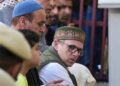 Jumat-ul-Vida: Thousands of Worshippers Throng Hazratbal Shrine; Auqaf Jamia Condemns Closure of Central Masjid Jumat-ul-Vida: Thousands of Worshippers Throng Hazratbal Shrine; Auqaf Jamia Condemns Closure of Central Masjid